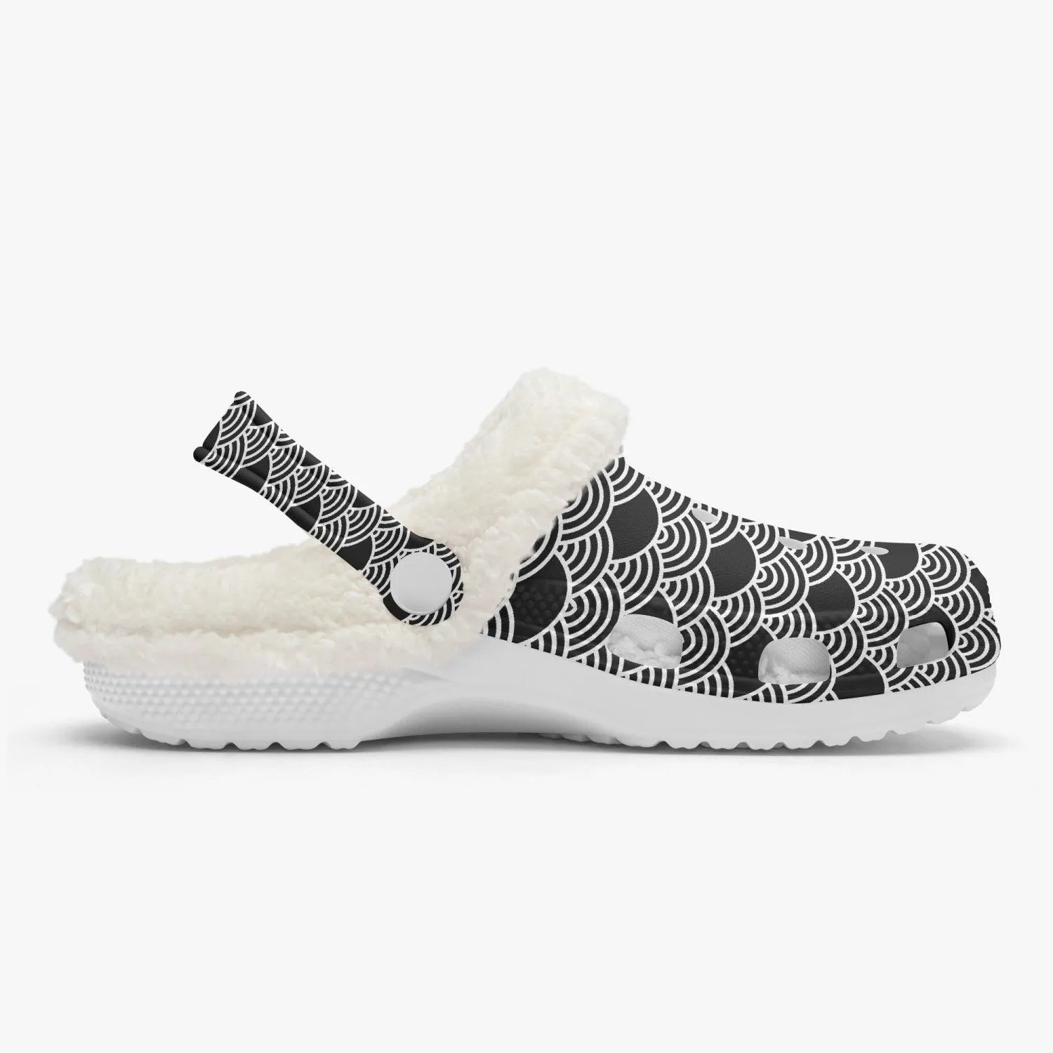 Black Japanese Wave Pattern Winter Clogs