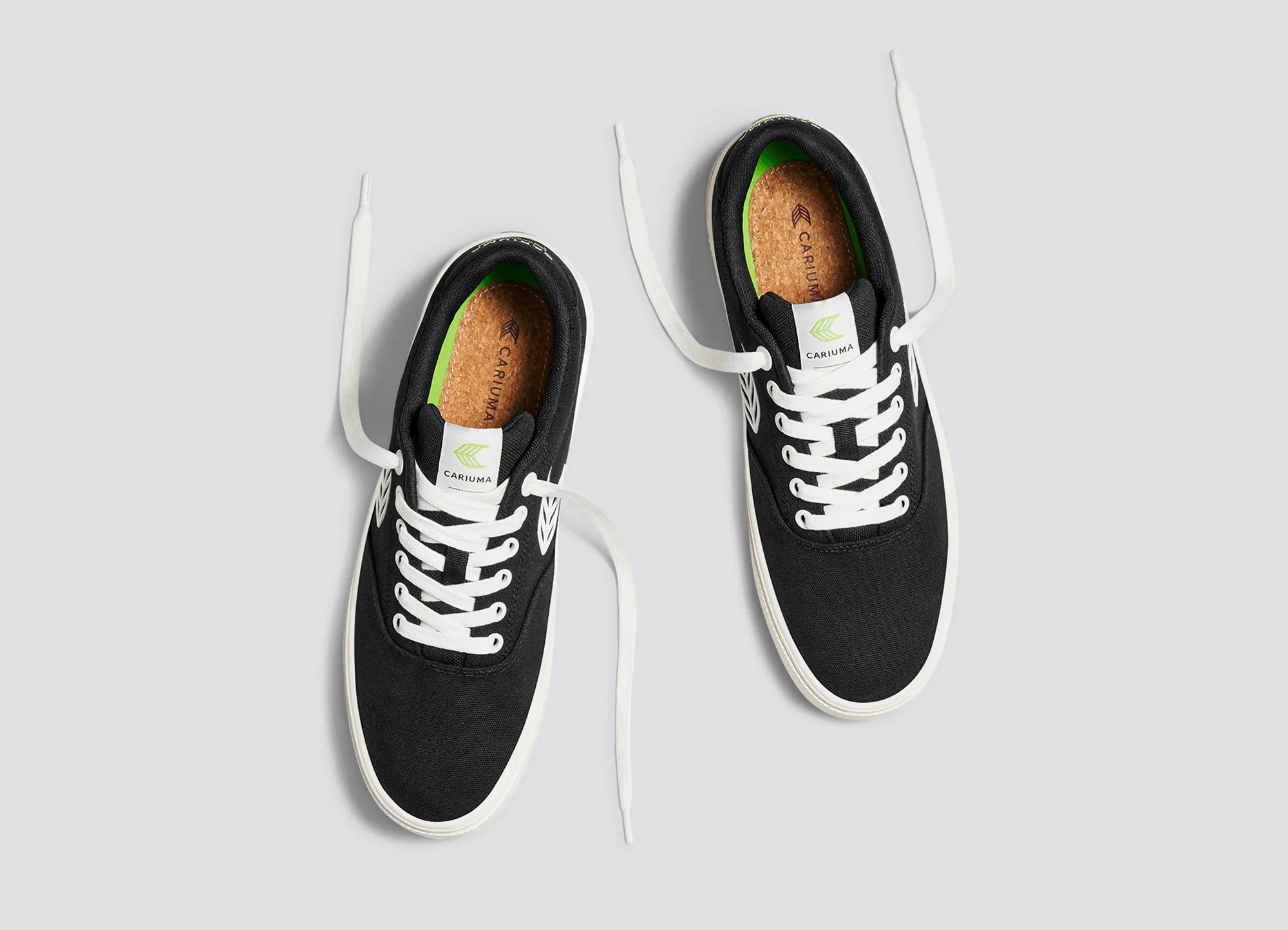Cariuma Mens Naioca Shoes