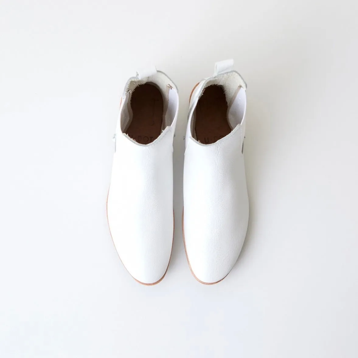 CHELSEABOOTS　ALL SHRINK WHITE