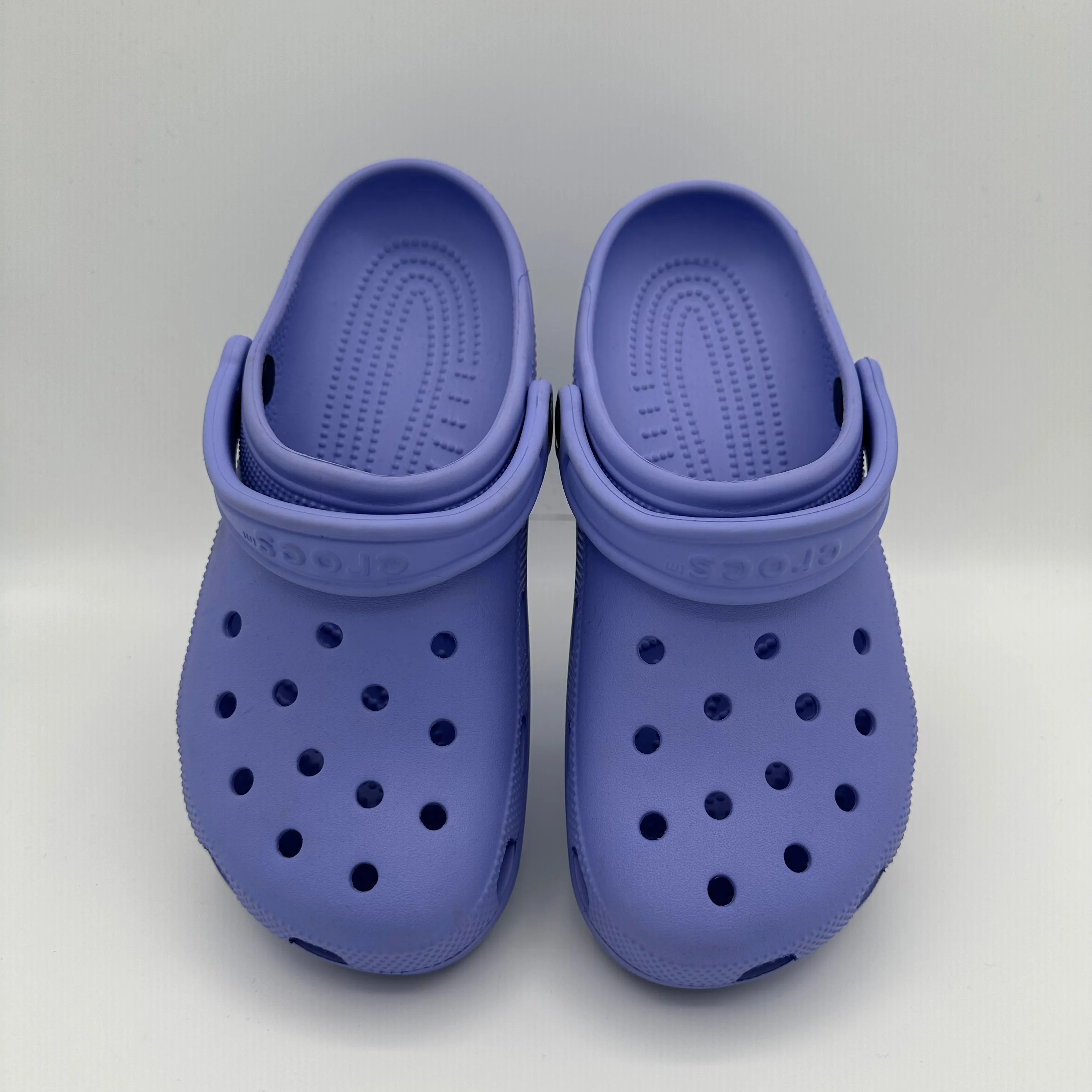 Crocs Clogs Purple *pre-owned* (SIZE 7Y)
