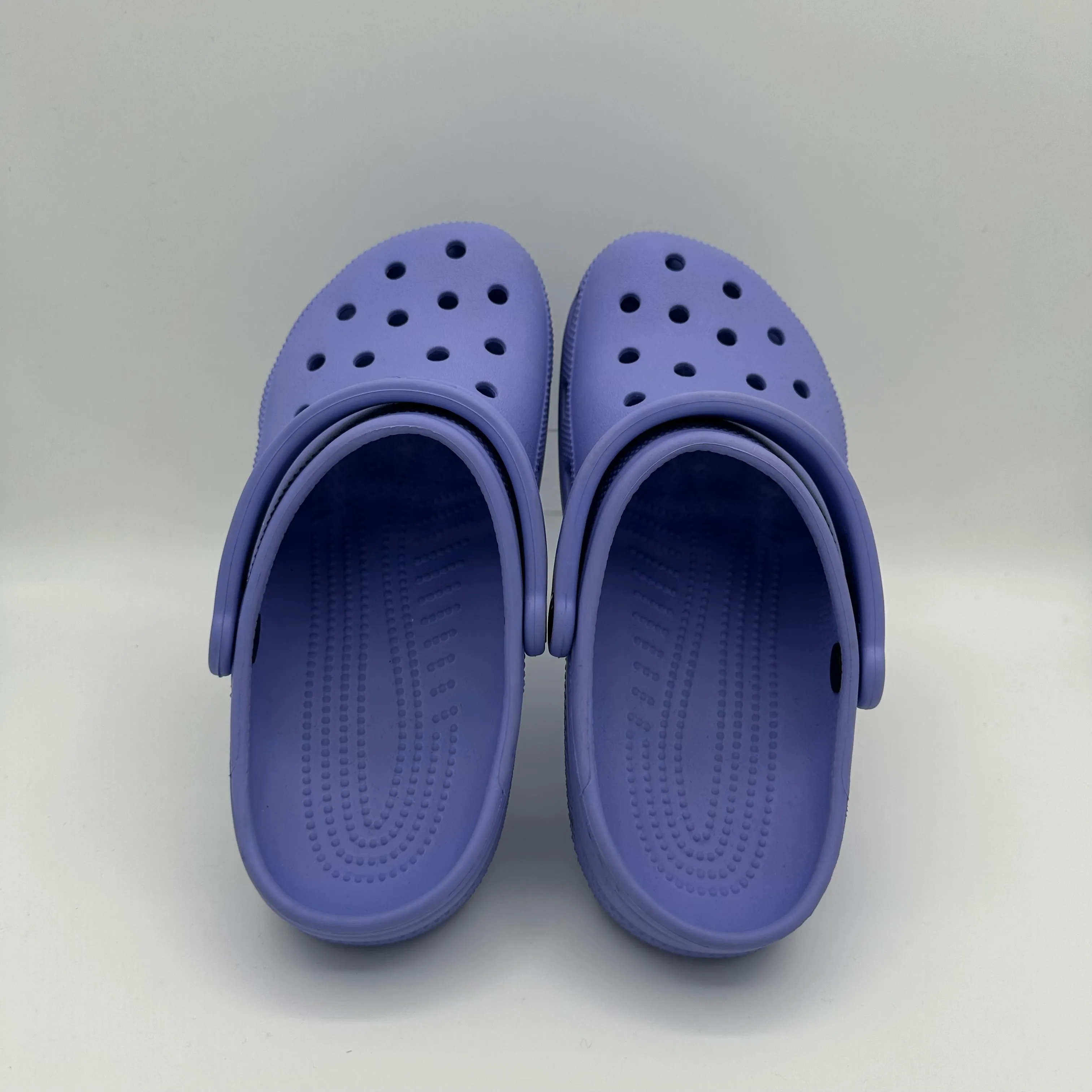 Crocs Clogs Purple *pre-owned* (SIZE 7Y)