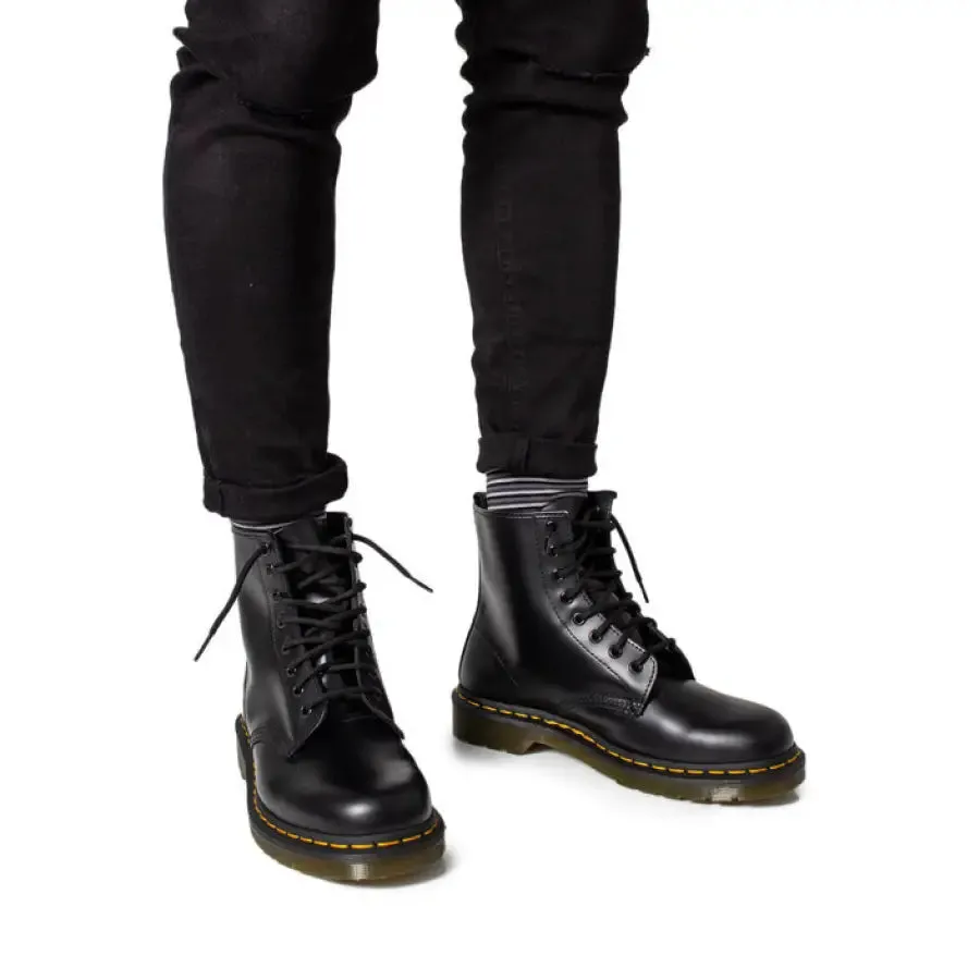 Dr Martens Men's Black Leather Boots Fall Winter