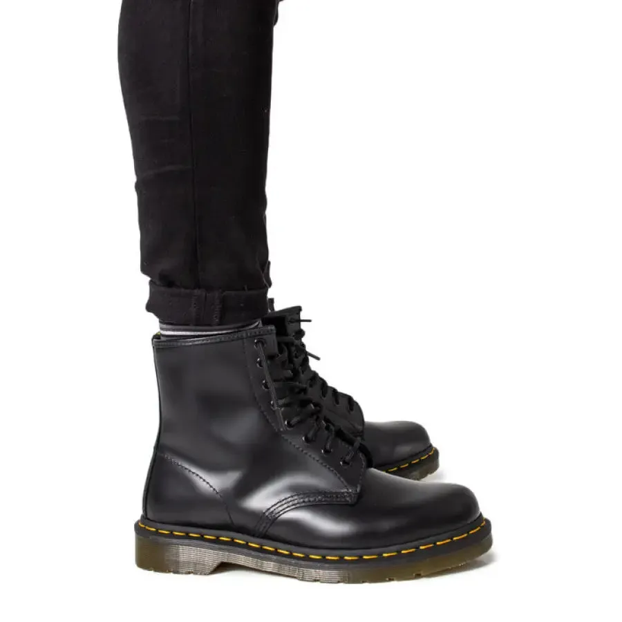 Dr Martens Men's Black Leather Boots Fall Winter
