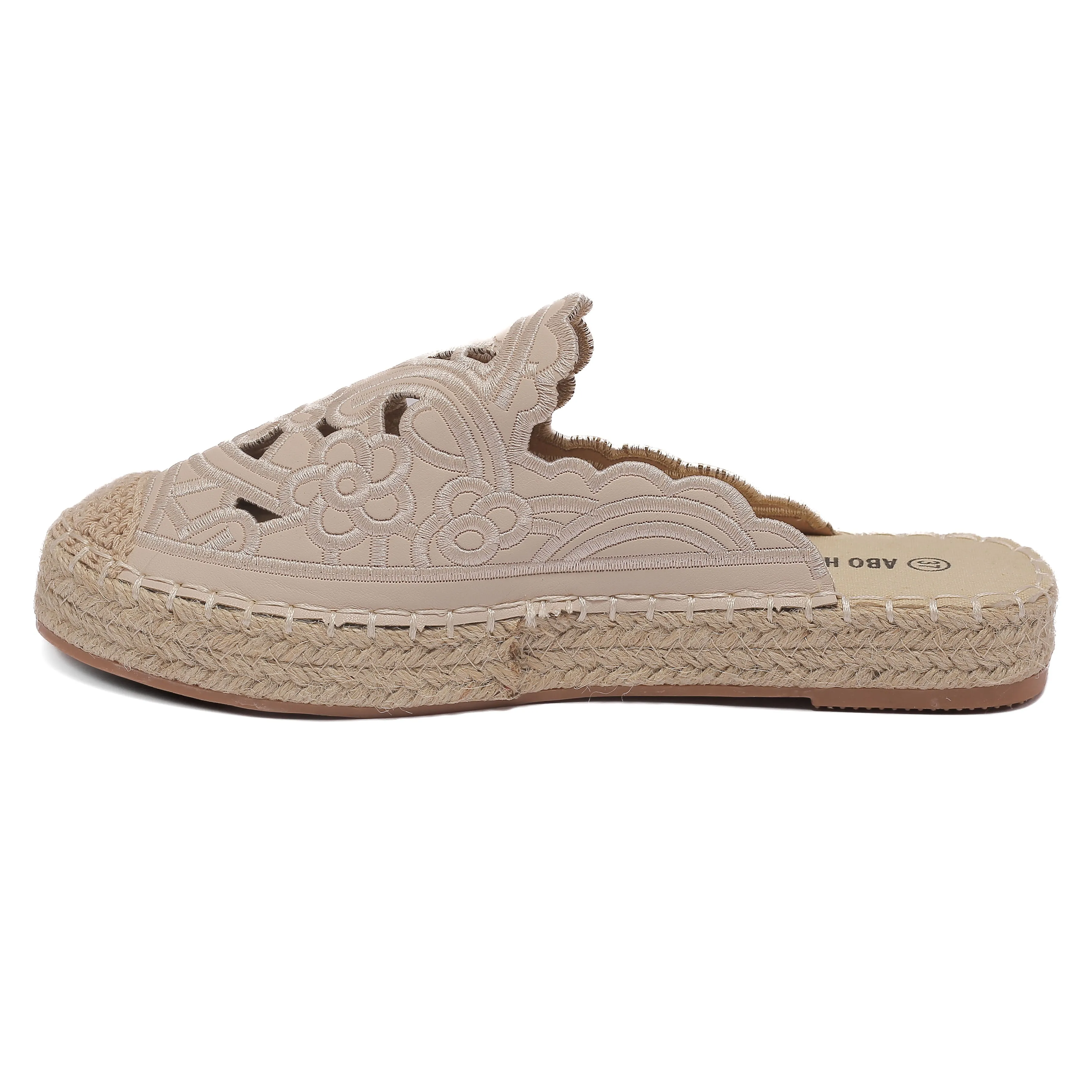 Everyday LeatherClogs in Beige
