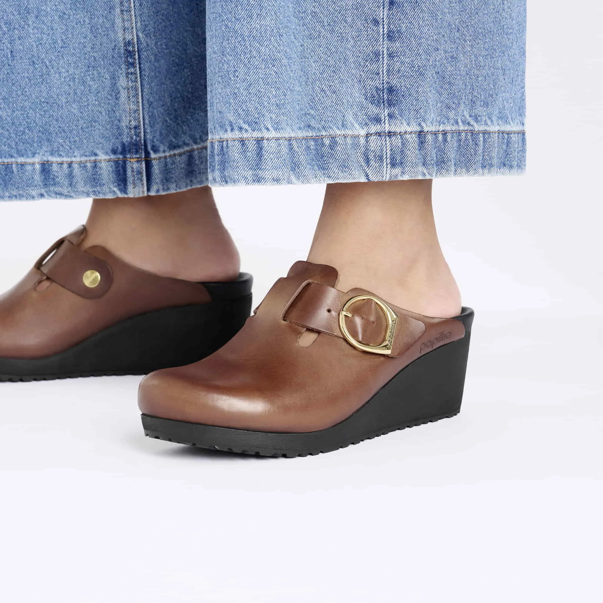 Fanny Ring-Buckle Natural Leather