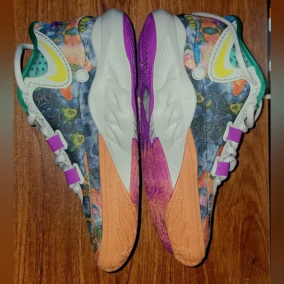 Kyrie 8 unreleased Circle of Life size 5(5.5)