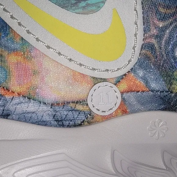 Kyrie 8 unreleased Circle of Life size 5(5.5)
