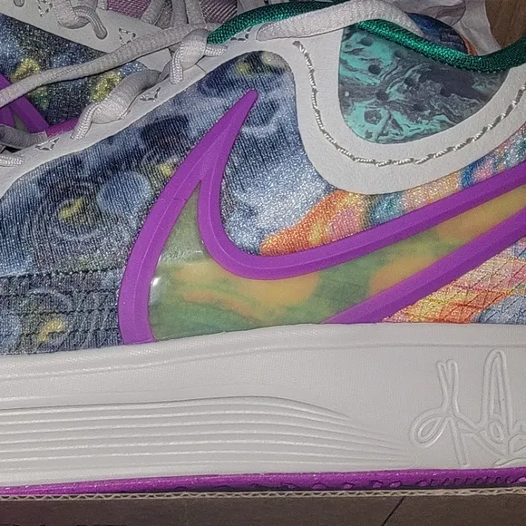 Kyrie 8 unreleased Circle of Life size 5(5.5)