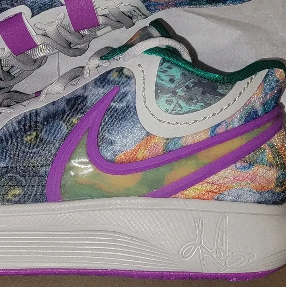 Kyrie 8 unreleased Circle of Life size 5(5.5)