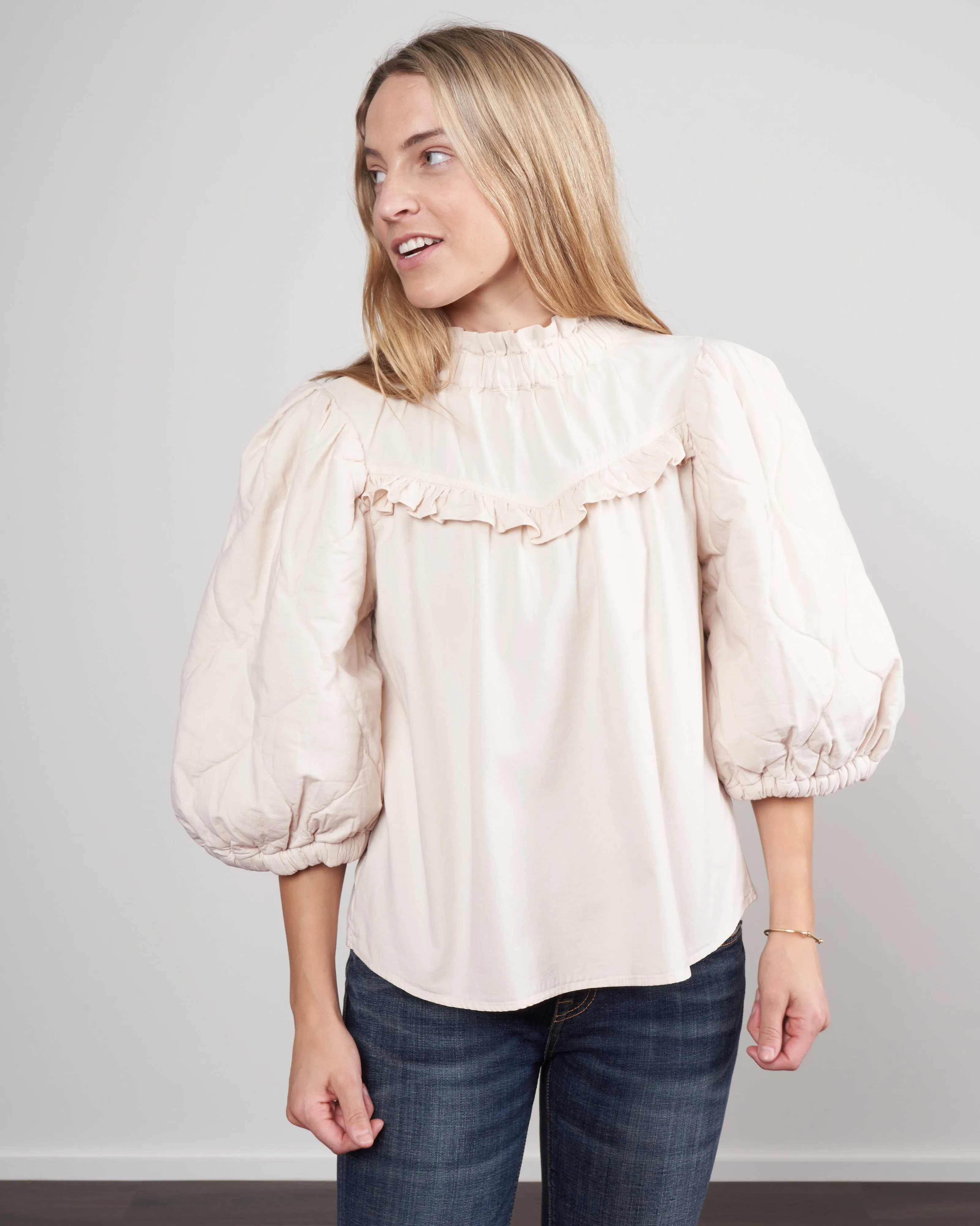 layla quilted puff slv top - barley