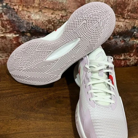 NEW Nike Precision 6 DD9535-100 Basketball Sneakers Purple Men Size 10 Gorpcore