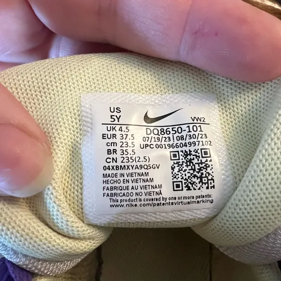 NIKE Lebron James Witness 7 LA Lakers Basketball Sneakers Purple Orange Boys 5