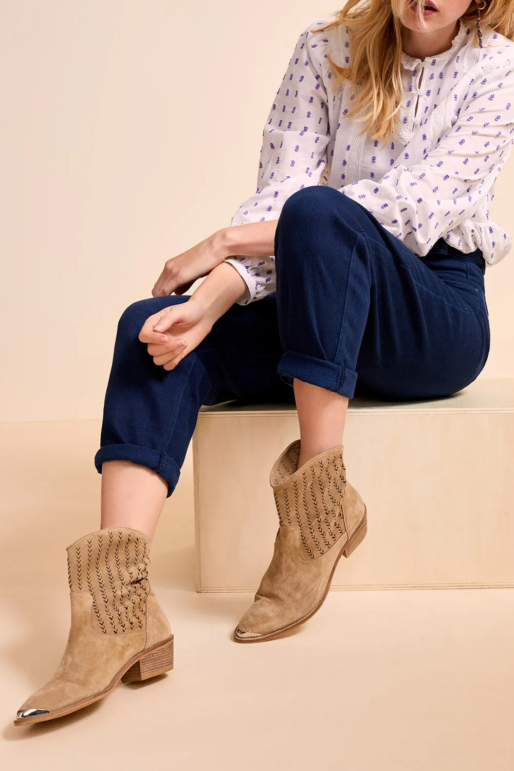 ORPALE - Boots ficelle en cuir velours perforé