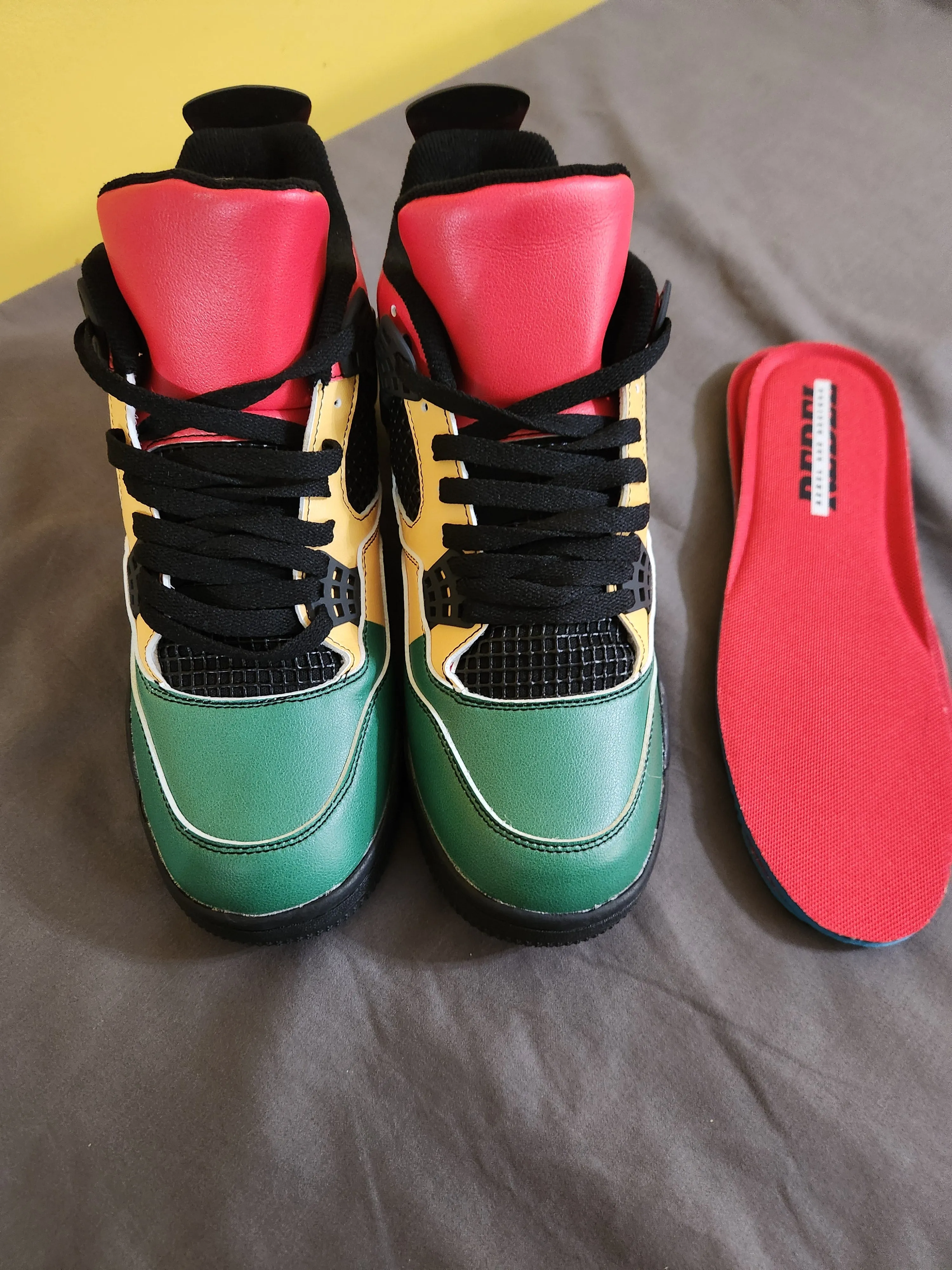 Rasta Shoes - Size 8.5 Mens