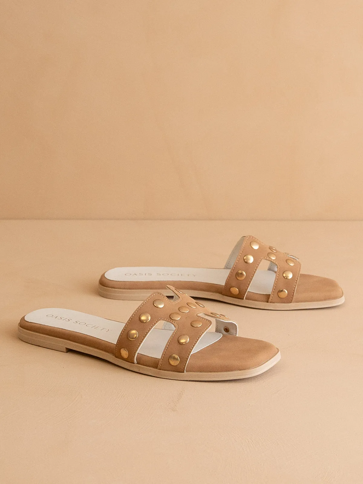 The Evelynne | Camel Studded H Band Slides