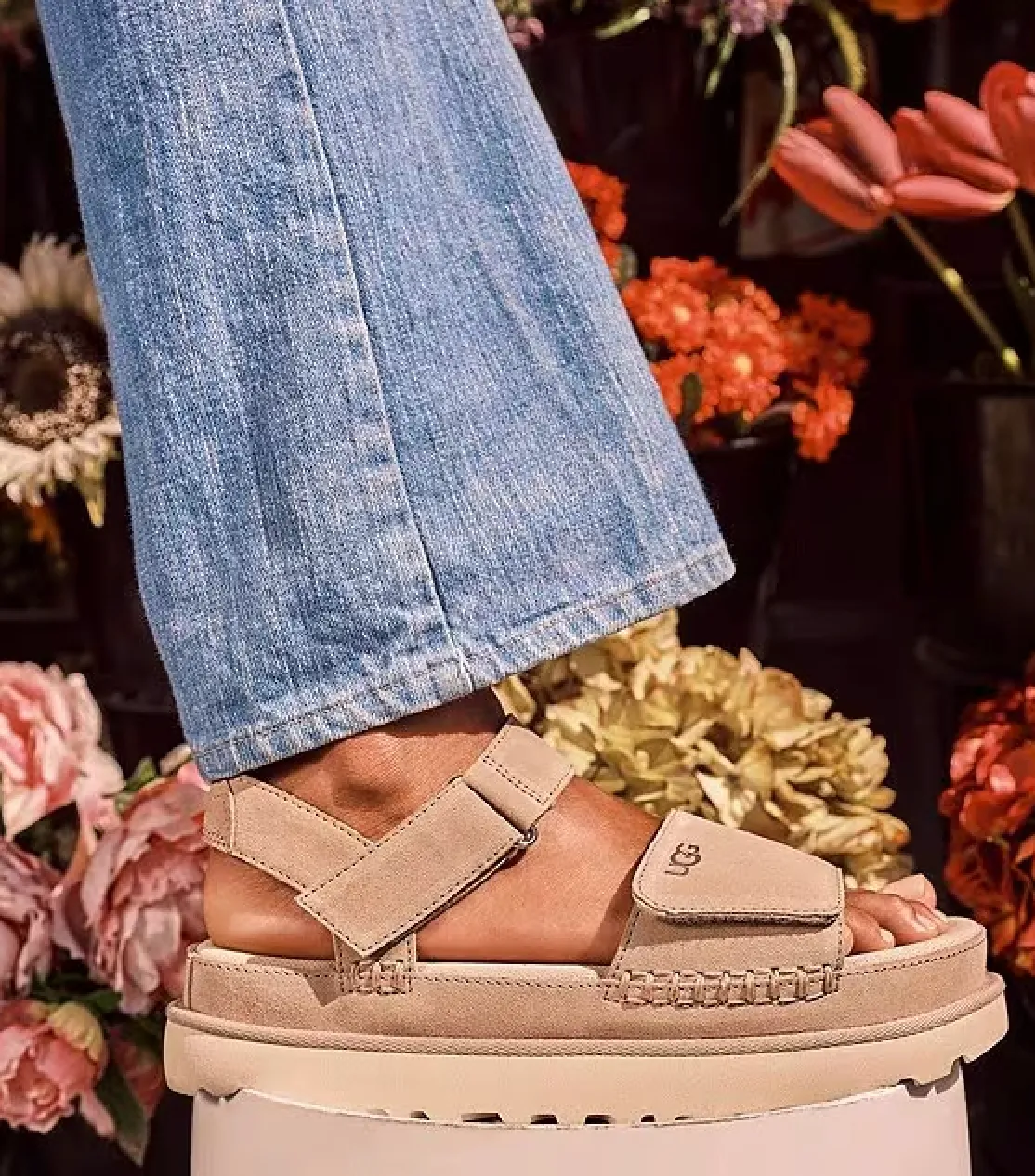 WOMEN'S UGG GOLDENSTAR  SANDAL | DRIFTWOOD